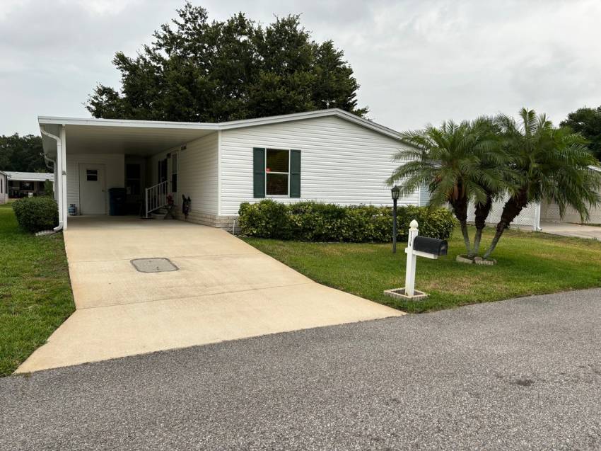 Lake Alfred, FL Mobile Home for Sale located at 114 Winterdale Dr. Kings Pointe
